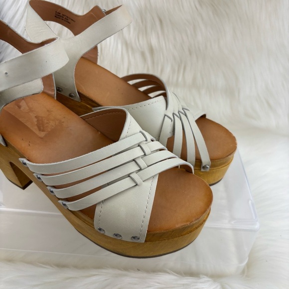 FRYE AND CO. Greta Clogs Platform Sandals with Woven Straps - Picture 6 of 12